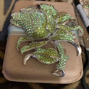 Vintage Very Large Elegant Silver Tone Green Floral Brooch with x2 pins in back